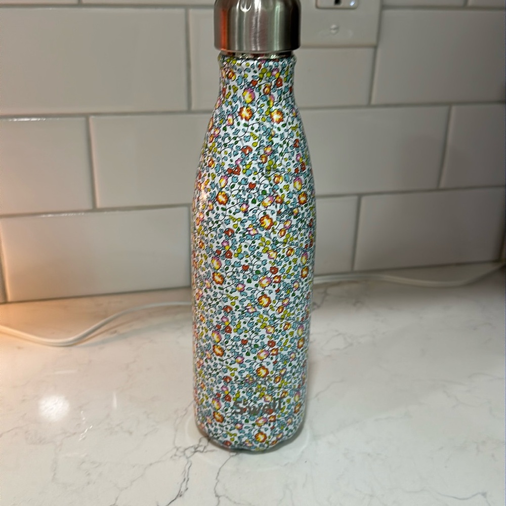 Limited edition Starbucks liberty fabric swell
